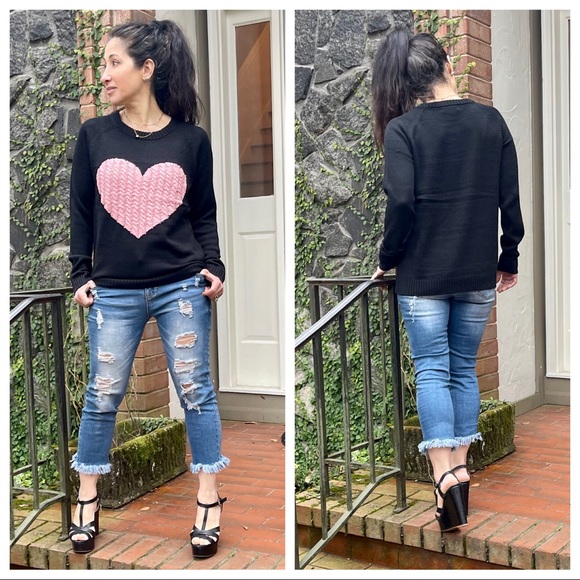 Beautiful Heart ❤️ pull over sweater - Picture 7 of 9